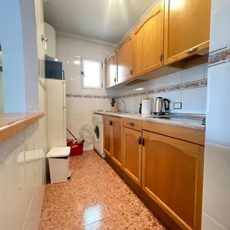 דירה 2nd Floor Apt With Comm Pool Tv7 טורבייחה