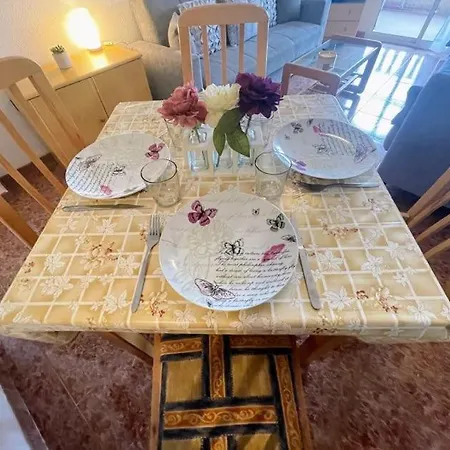 2nd Floor Apt With Comm Pool Tv7 דירה טורבייחה